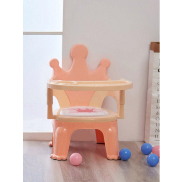 كرسي طعام باللون المشمشي 💗