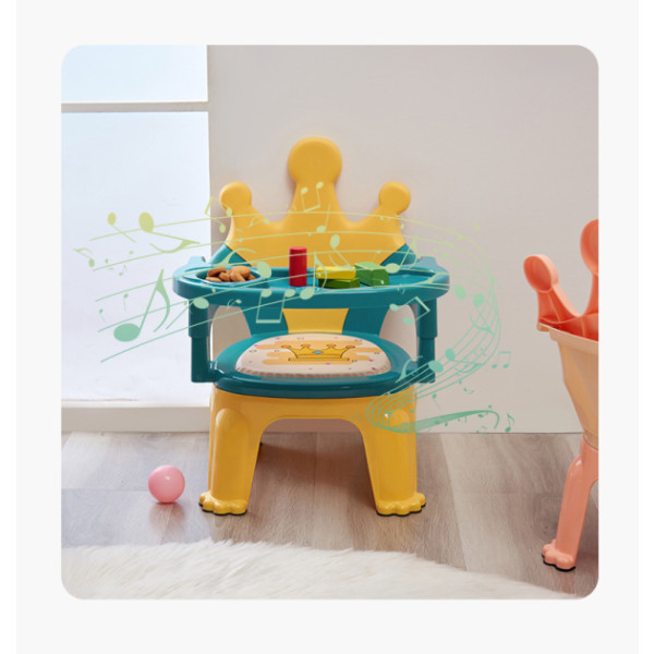 كرسي طعام  باللون الأزرق 💙