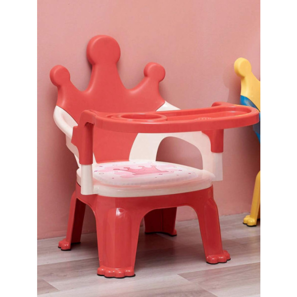 كرسي طعام باللون الأحمر ❤️